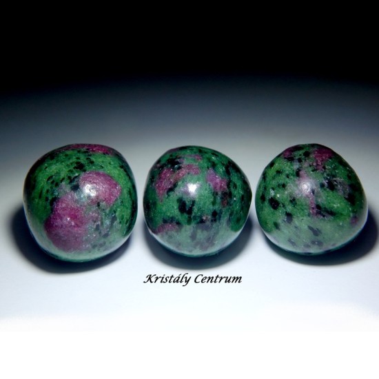 Zoizitban rubin marokkő