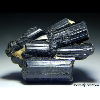 Fekete turmalin (sörl) ásvány